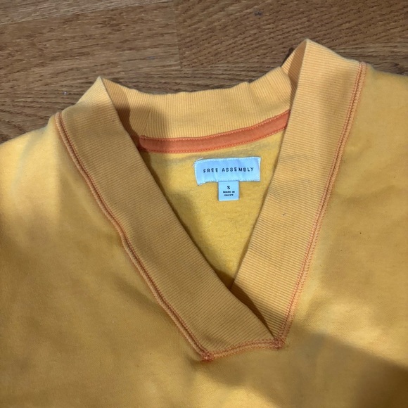 Yellow V-Neck Women's Sweater free assembly - Picture 2 of 6